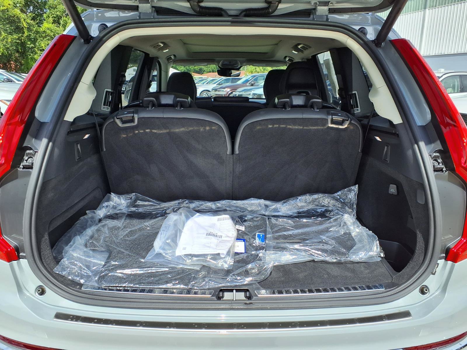 Certified 2024 Volvo XC90 B6 Plus w/ Protection Package Premier AWD/4WD image 19
