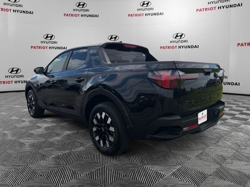 Certified 2025 Hyundai Santa Cruz SE FWD image 5
