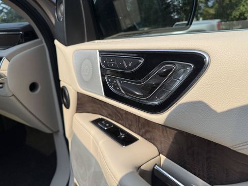 Used 2020 Lincoln Navigator L Reserve w/ Luxury Package AWD/4WD image 49