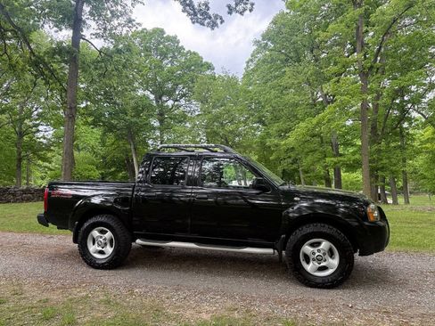 Used 2002 Nissan Frontier SE AWD/4WD image 11