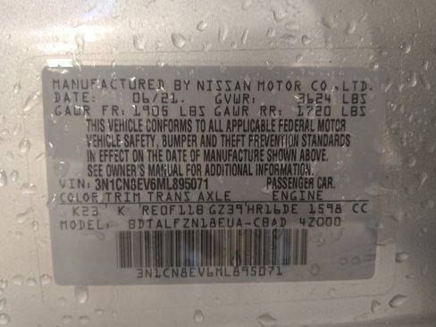 Used 2021 Nissan Versa SV image 33