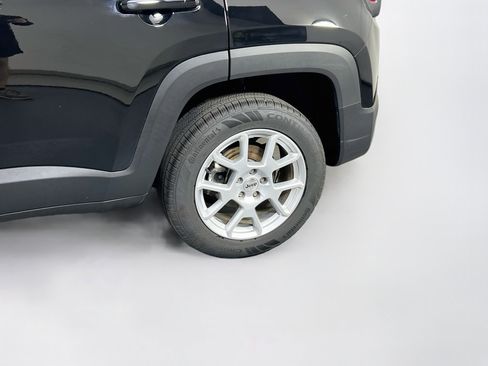Used 2023 Jeep Renegade Latitude AWD/4WD image 29