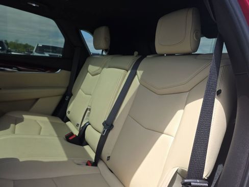 Used 2019 Cadillac XT5 Luxury AWD/4WD image 18