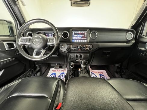 Used 2021 Jeep Wrangler Unlimited Sahara w/ Uconnect 4C Nav & Sound Group image 10