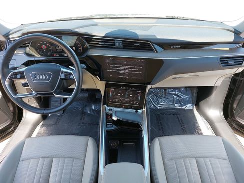 Used 2024 Audi Q8 e-tron Premium Plus w/ Premium Plus Package AWD/4WD image 9