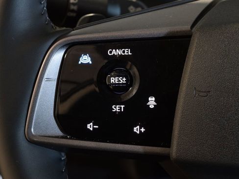 Used 2025 Nissan Murano SV AWD/4WD image 19