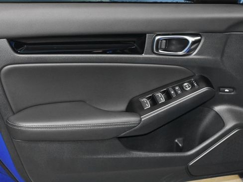 Used 2024 Honda Civic Touring image 4