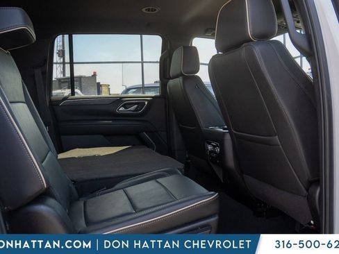 Used 2024 GMC Yukon XL SLT AWD/4WD image 22