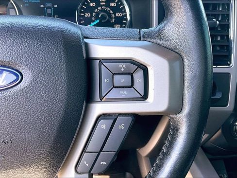 Certified 2020 Ford F150 Lariat RWD image 19