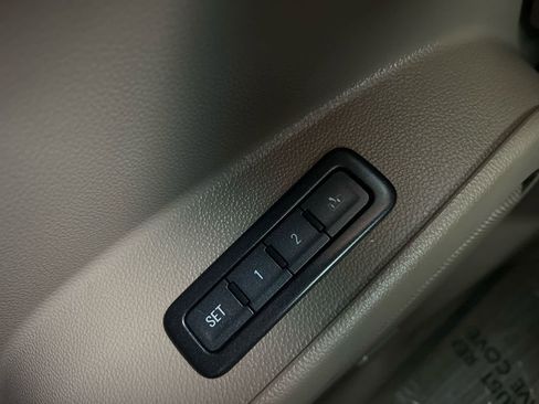 Used 2017 Chevrolet Tahoe Premier AWD/4WD image 23