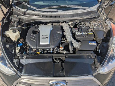 Used 2016 Hyundai Veloster Turbo FWD image 28