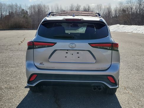 Used 2023 Toyota Highlander XSE image 6