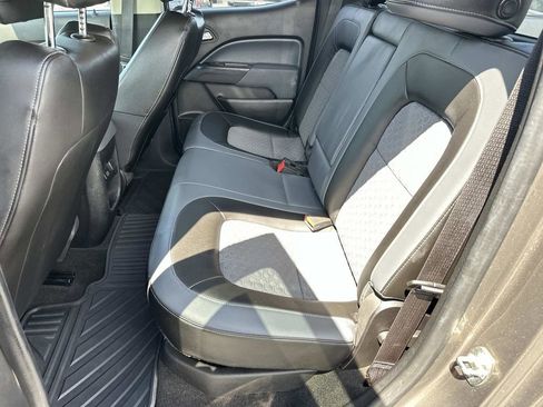 Used 2015 Chevrolet Colorado Z71 AWD/4WD image 12