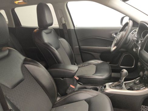 Used 2018 Jeep Compass Latitude w/ Popular Equipment Group AWD/4WD image 19