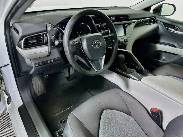 Used 2020 Toyota Camry LE w/ Convenience Package FWD image 10