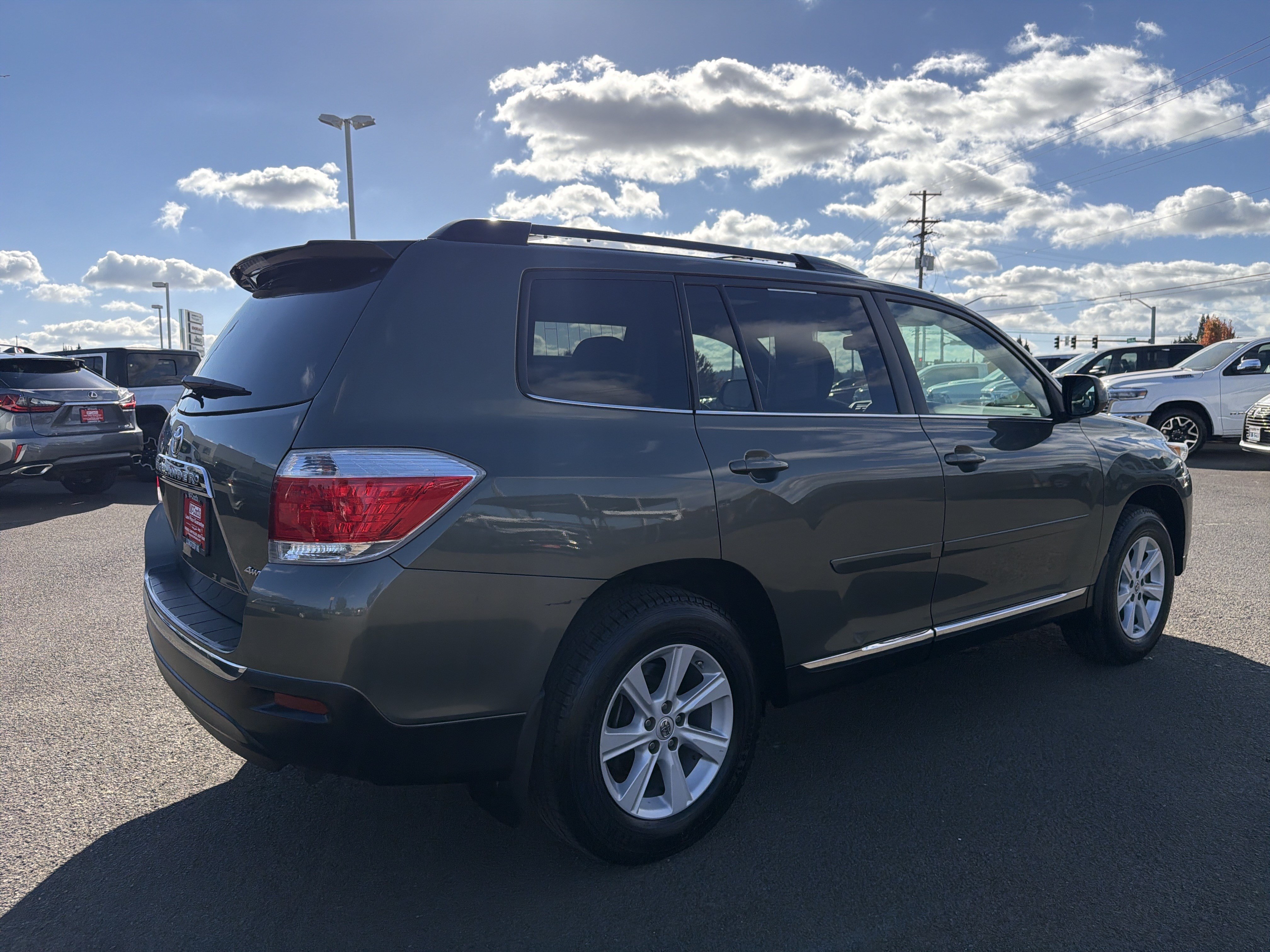 Used 2012 Toyota Highlander 4WD w/ Tech Pkg image 6