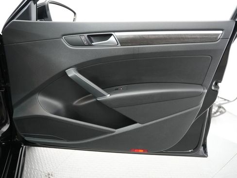 Used 2016 Volkswagen Passat 1.8T SE image 51