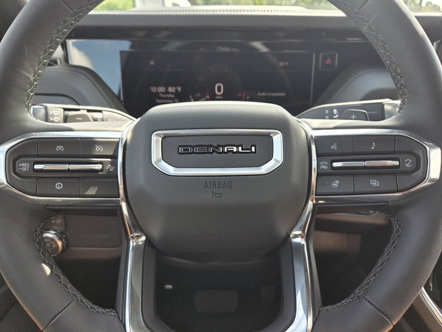 New 2026 GMC Yukon Denali w/ Sun & Power Step Package AWD/4WD image 34