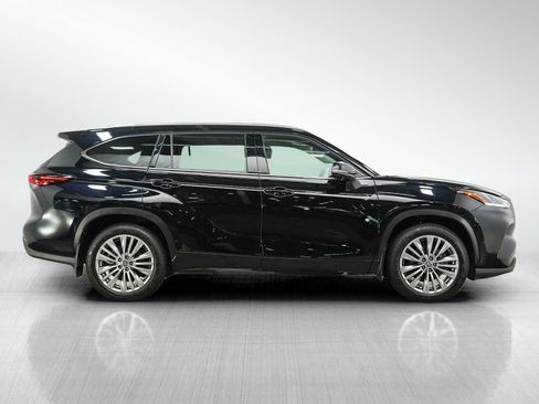 Used 2026 Toyota Highlander Platinum AWD/4WD image 6
