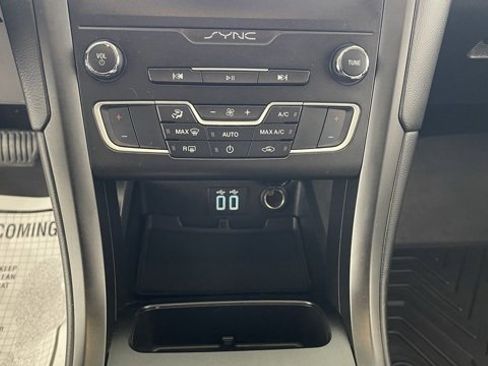 Used 2020 Ford Fusion SE w/ Equipment Group 151A image 41