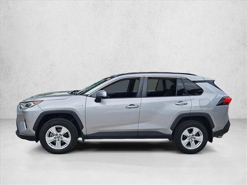 Used 2021 Toyota RAV4 XLE w/ Convenience Package AWD/4WD image 9