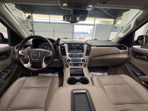 Used 2018 GMC Yukon SLT w/ Premium Edition AWD/4WD image 12