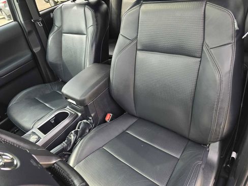 Certified 2023 Toyota Tacoma TRD Off-Road w/ TRD Premium Off Road Package AWD/4WD image 21
