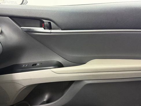Used 2020 Toyota Camry LE image 24