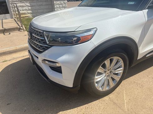 Used 2020 Ford Explorer Limited RWD image 2