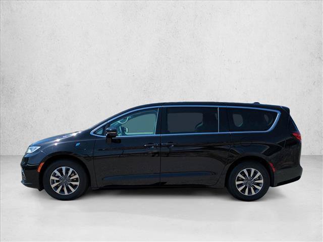 Used 2024 Chrysler Pacifica Limited FWD image 9