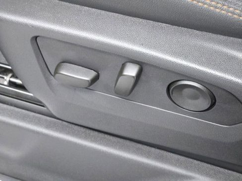 Used 2025 GMC Sierra 1500 AT4 w/ AT4 Premium Package image 29