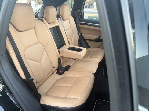Used 2014 Porsche Cayenne Platinum Edition image 28