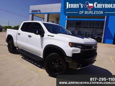Used 2025 Chevrolet Silverado 1500 ZR2 w/ Technology Package AWD/4WD image 1