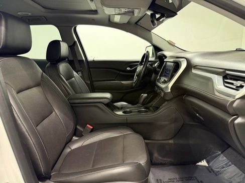 Used 2019 GMC Acadia SLT image 30