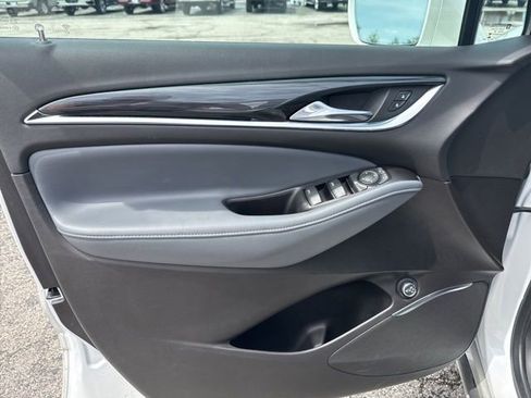 Used 2020 Buick Enclave Essence FWD image 27