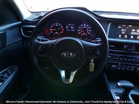 Used 2018 Kia Optima LX w/ 17" Alloy Wheels Package FWD image 13