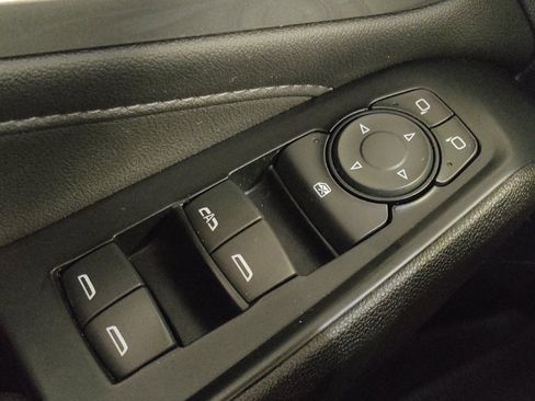 Used 2022 Chevrolet Traverse LT FWD image 27