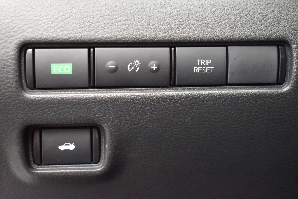 Used 2025 Nissan Sentra SR FWD image 16