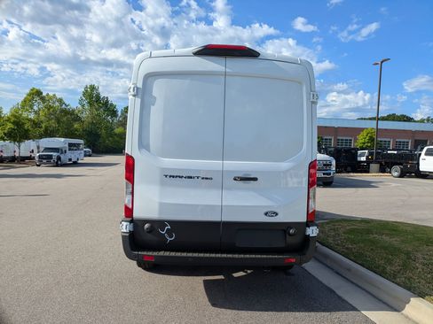 New 2026 Ford Transit 250 148 Medium Roof RWD image 5
