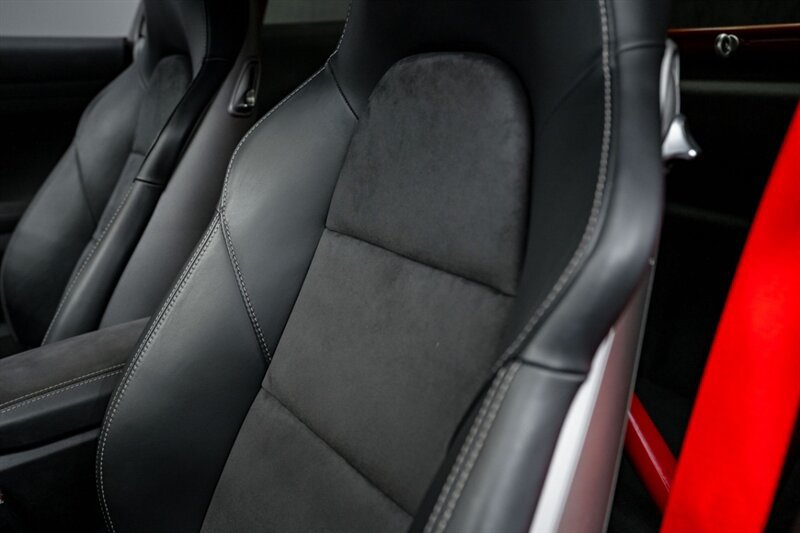 Used 2018 Porsche 911 GT3 w/ Sport Chrono Package RWD image 22