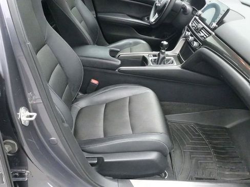 Used 2018 Honda Accord Sport image 9