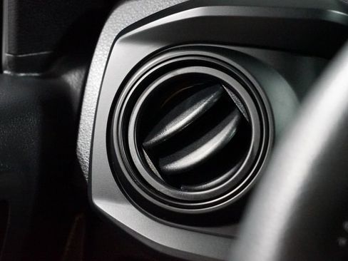 Certified 2022 Toyota Tacoma SR AWD/4WD image 23