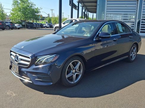 Certified 2017 Mercedes-Benz E 300 4MATIC image 3