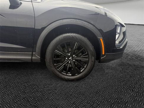 Used 2022 Mitsubishi Eclipse Cross LE image 13