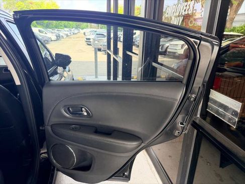 Used 2022 Honda HR-V EX-L image 17
