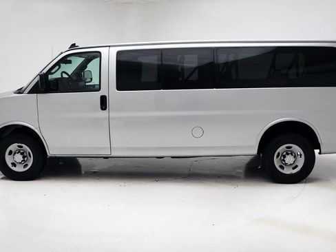 Used 2018 Chevrolet Express 3500 LT w/ LT Preferred Equipment Group image 6