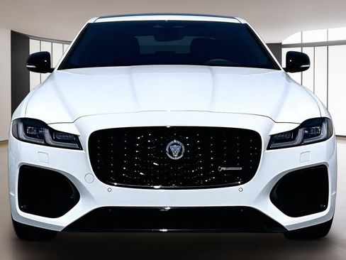 Used 2024 Jaguar XF R-Dynamic SE AWD/4WD image 2