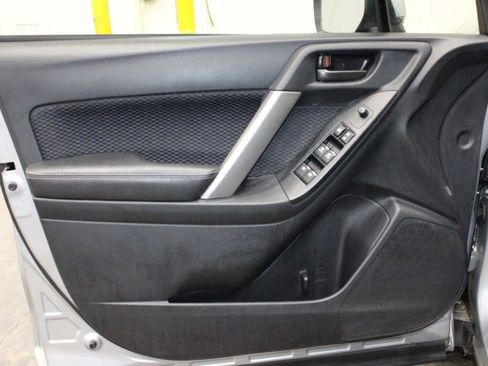 Used 2018 Subaru Forester 2.5i Premium w/ All-Weather Package image 17