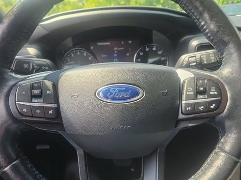 Used 2020 Ford Explorer XLT w/ Equipment Group 202A AWD/4WD image 19