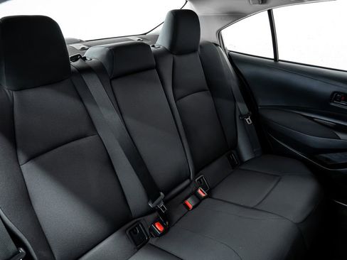 Used 2025 Toyota Corolla LE image 19